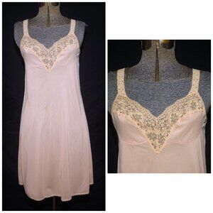 Vintage 60's Vassarette Beige Full Slip, Sexy Slip Dress Size 34 Nylon & Lace